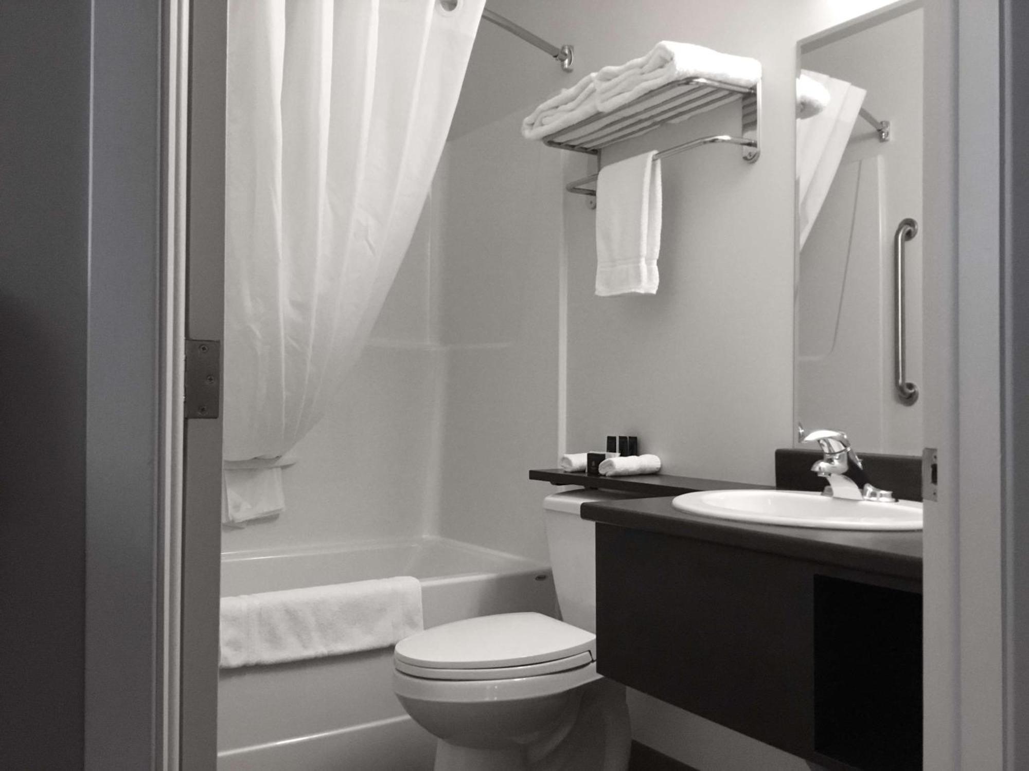 Villa Inn & Suites - Surestay Collection By Best Western Hearst Ngoại thất bức ảnh